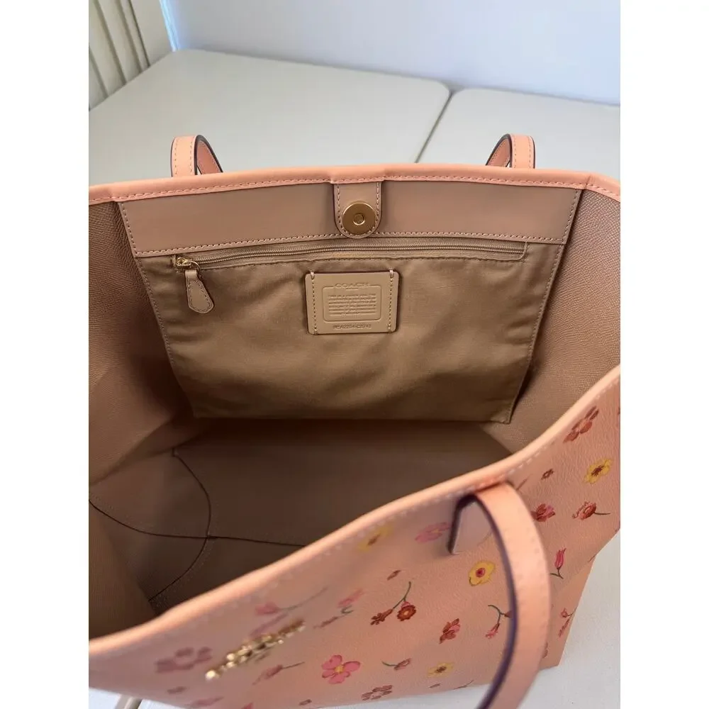 Coach City Tote Printed Coated CanvasWith Smooth Leather Handles And Trim - Picture 3 of 8